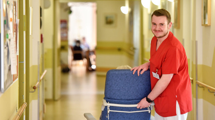 Stellenangebot Seniorenarbeit und Pflege